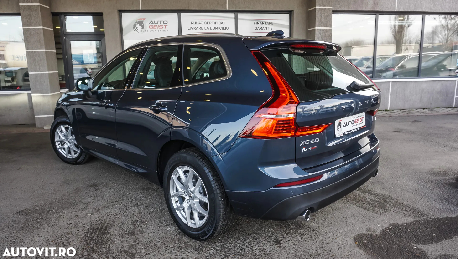 Volvo XC 60 T4 Geartronic Momentum - 32
