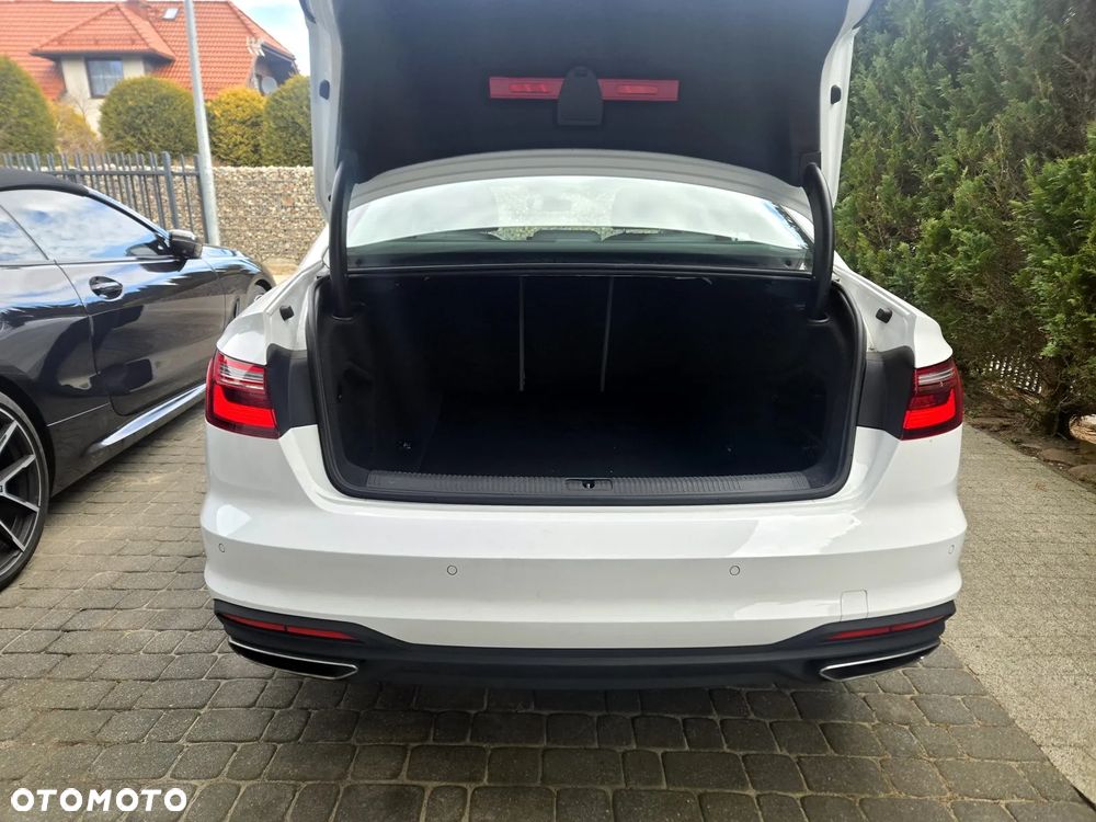 Audi A4 Limousine 35 TFSI S tronic - 11