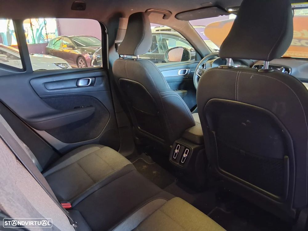 Volvo XC 40 1.5 T2 Plus Dark Auto - 6