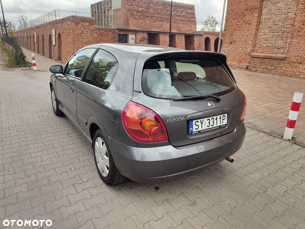 Nissan Almera 1.5 acenta PLUS - 9