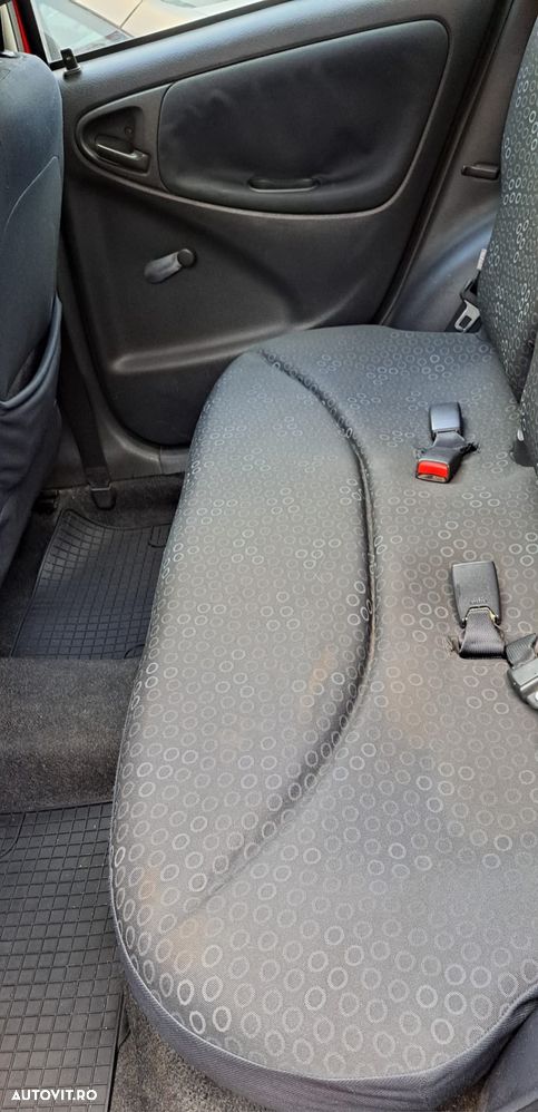 Toyota Yaris 1.3 Luna - 17