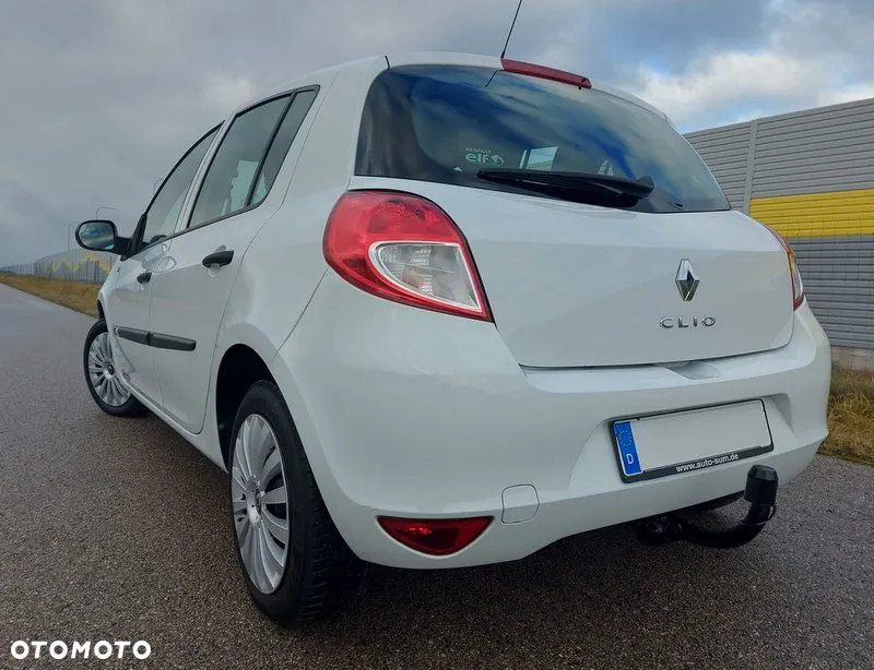 Renault Clio 1.2 16V 75 Yahoo - 10