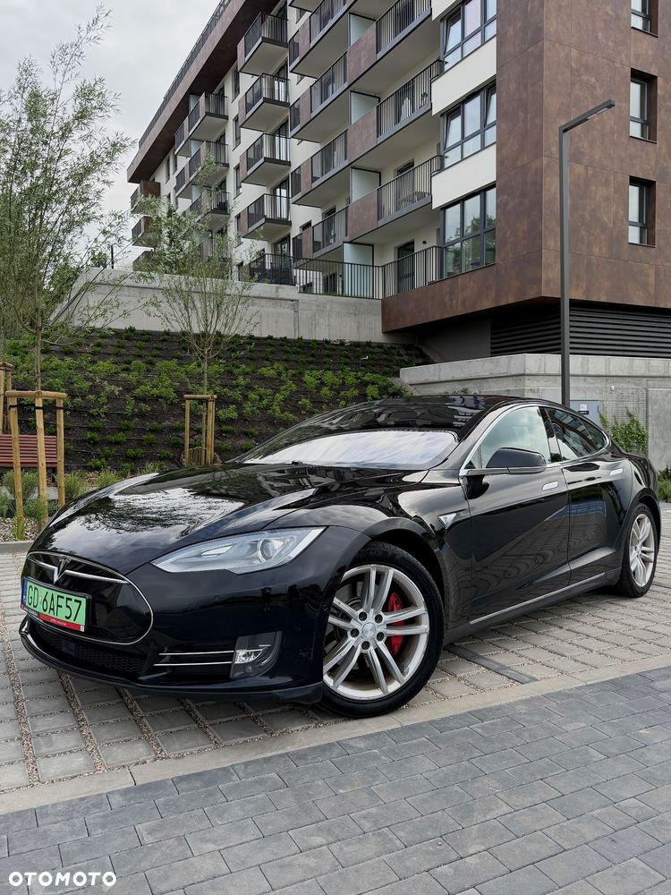 Tesla Model S 70 D - 4