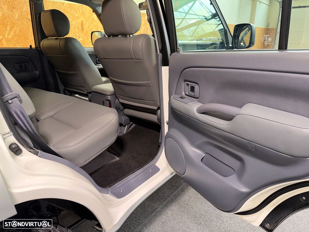 Toyota Land Cruiser 3.0 TD Pack 2 - 26