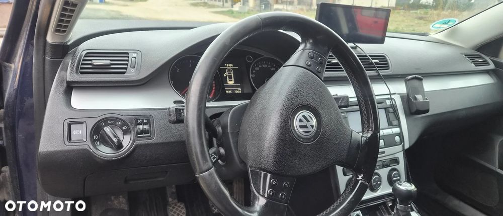 Volkswagen Passat - 9
