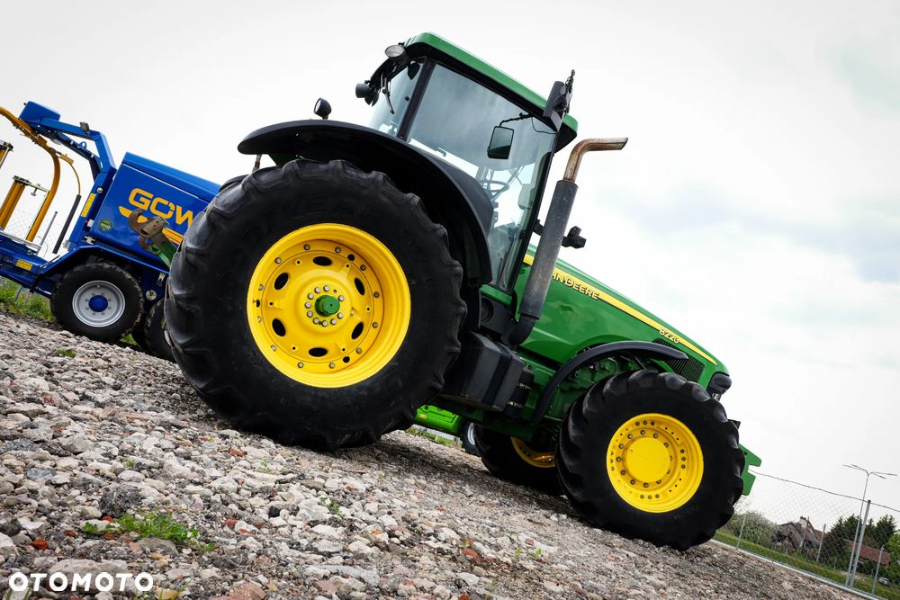 John Deere 8220 - 25