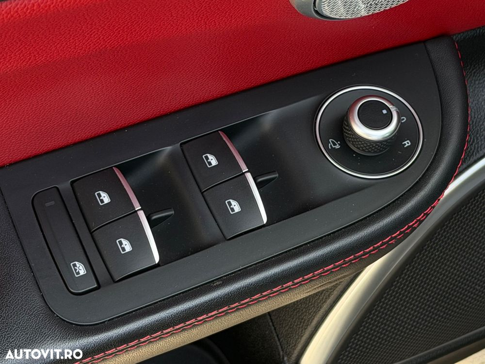Alfa Romeo Giulia 2.9 V6 Bi-Turbo AT8 Quadrifoglio - 17