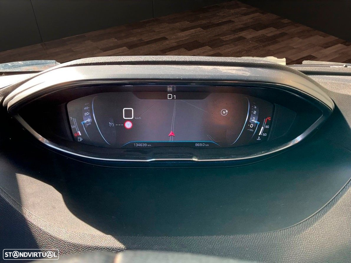 Peugeot 5008 1.2 PureTech Allure EAT8 - 7