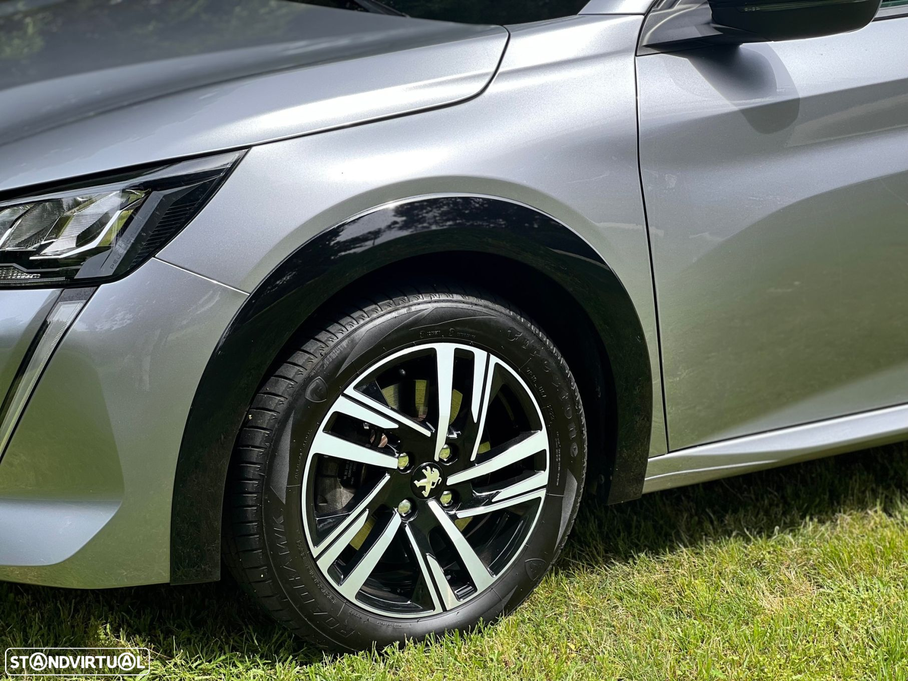Peugeot e-208 Allure Pack - 23