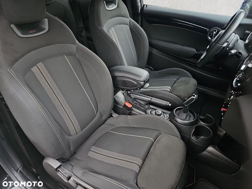 MINI John Cooper Works - 13