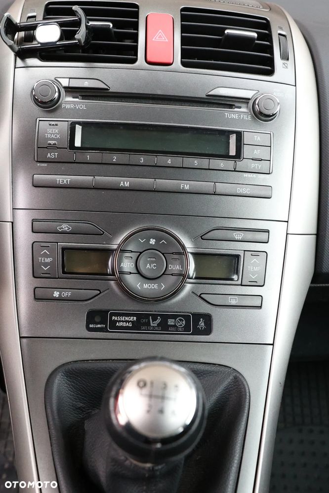 Toyota Auris 1.6 Premium - 8