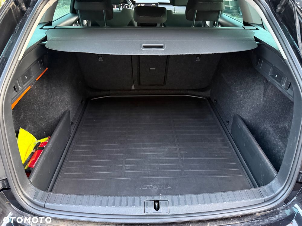 Skoda Octavia 2.0 TDI Elegance DSG - 33