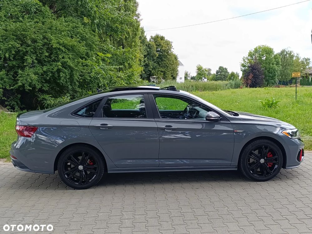 Volkswagen Jetta - 7