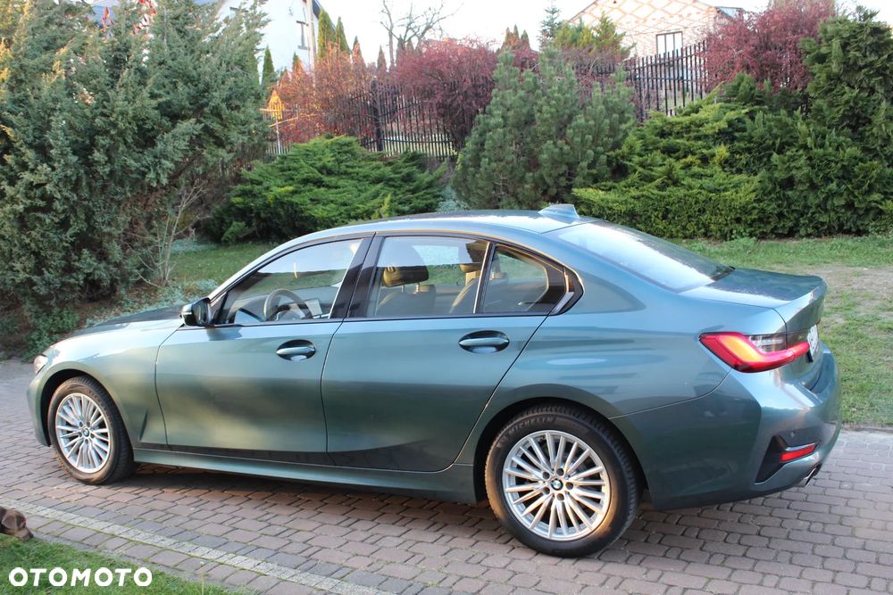 BMW Seria 3 318d Sport Line - 40