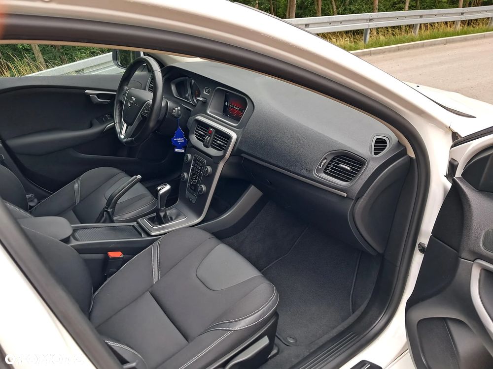 Volvo V40 D2 Momentum - 10