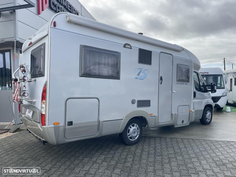 Burstner Privilége T615 cama francesa - 2