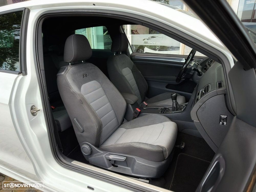 VW Golf 2.0 TDi Highline - 16