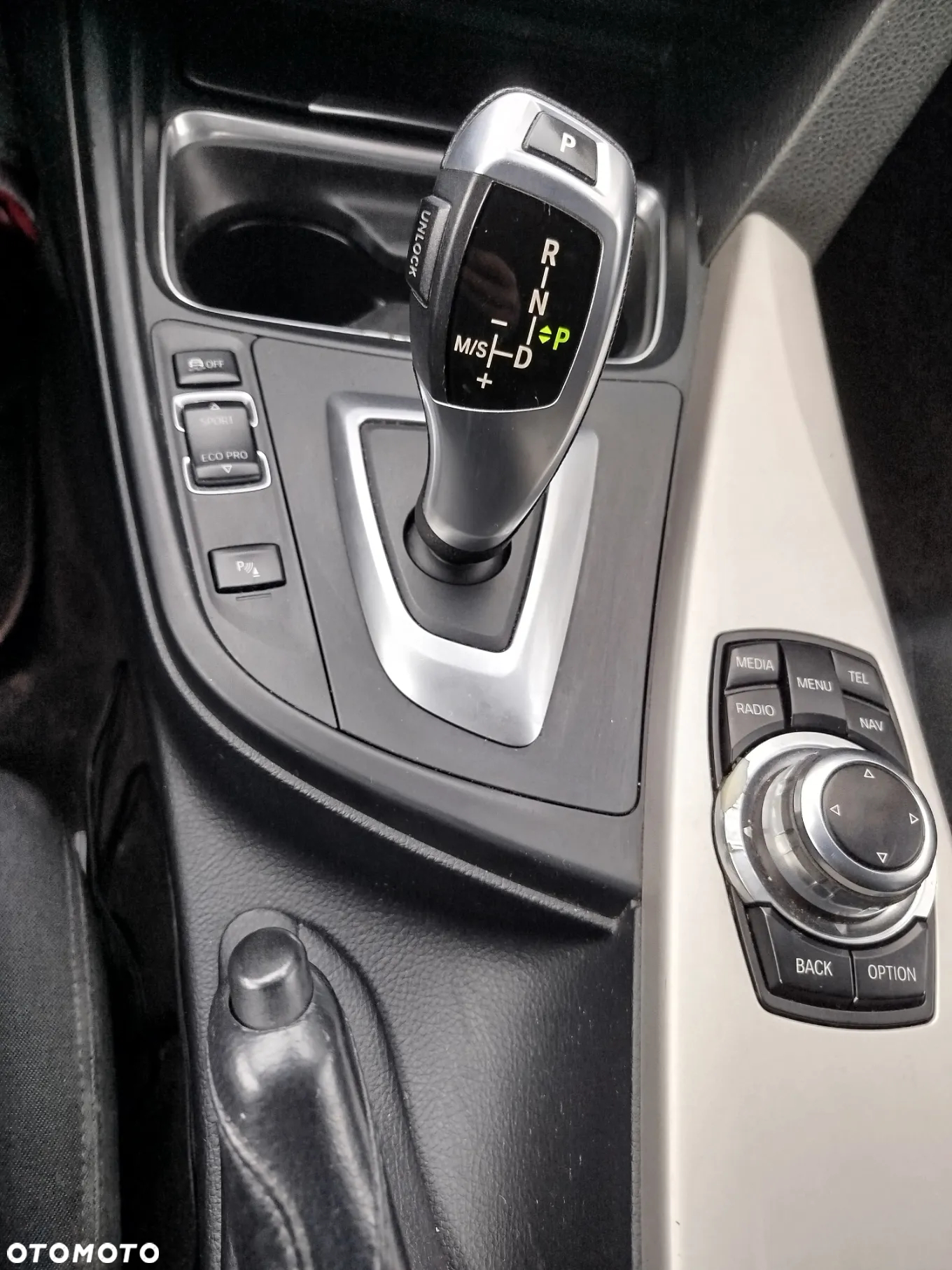BMW Seria 3 318d Touring - 12