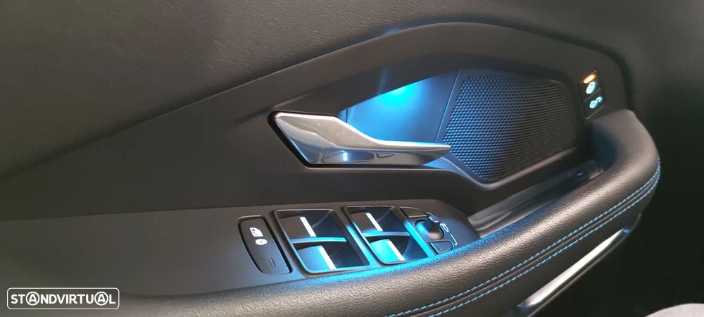 Jaguar E-Pace 2.0 i4D R-Dynamic - 17