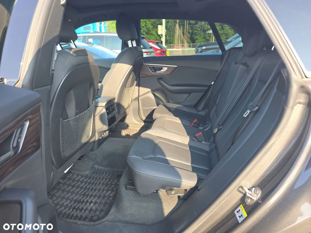 Audi Q8 55 TFSI quattro tiptronic - 18