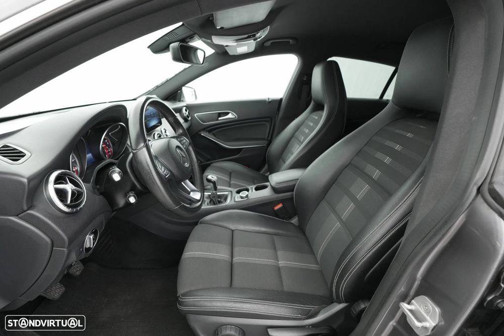 Mercedes-Benz CLA 180 d Shooting Brake Urban - 14