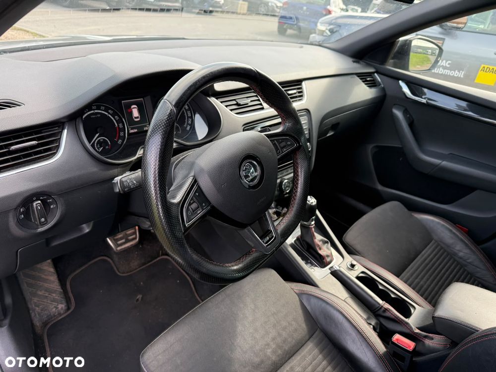 Skoda Octavia 2.0 TDI DSG RS - 5