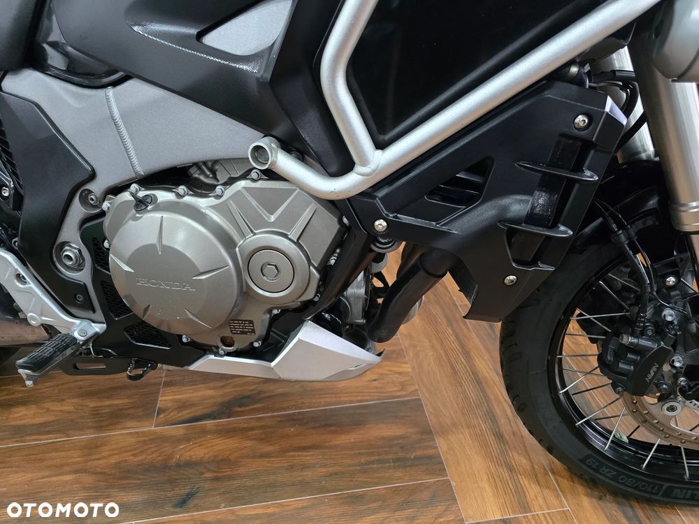 Honda VFR - 23