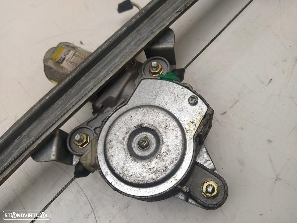 ELEVADOR DE VIDRO FRONTAL ESQUERDO NISSAN PRIMASTAR FURGÃO 2003 - 4