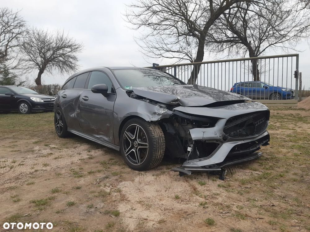 Mercedes-Benz CLA 200 AMG Line - 2