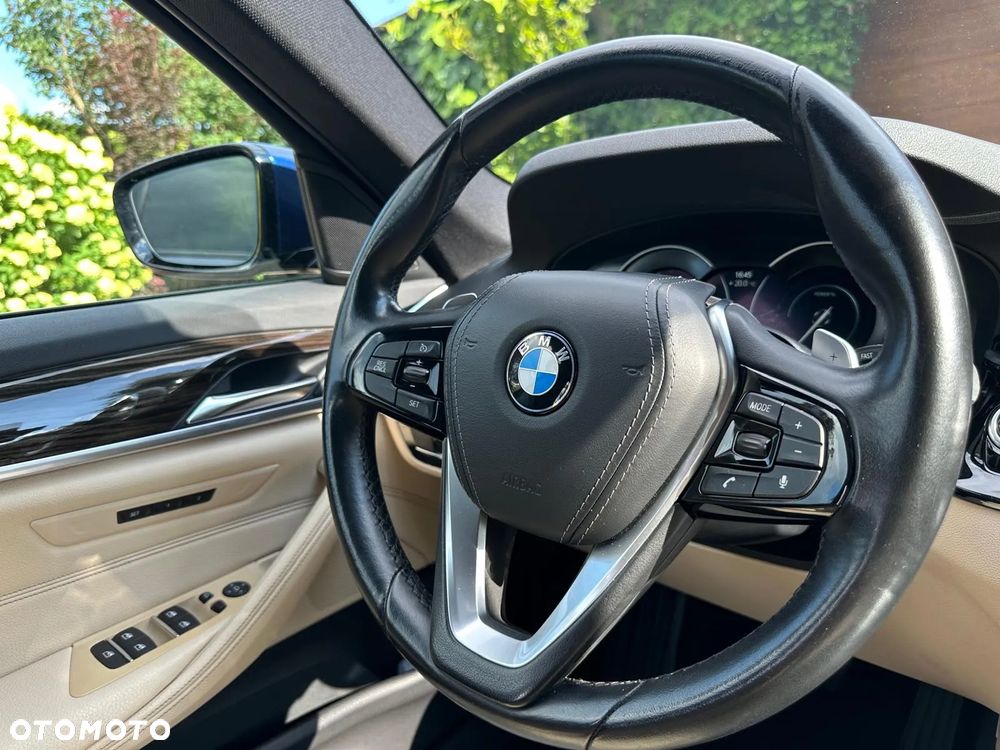 BMW Seria 5 530e iPerformance xDrive - 14
