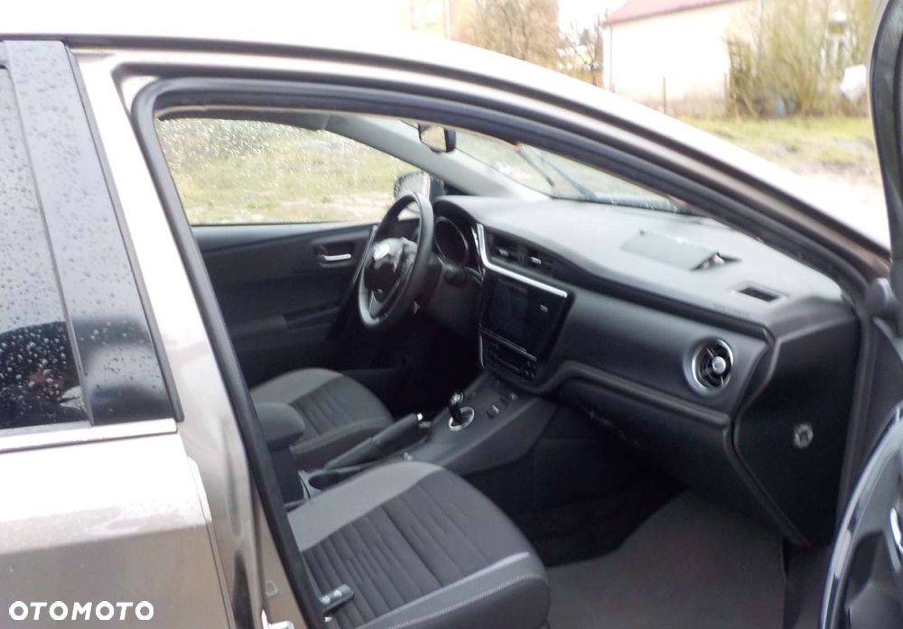 Toyota Auris - 19