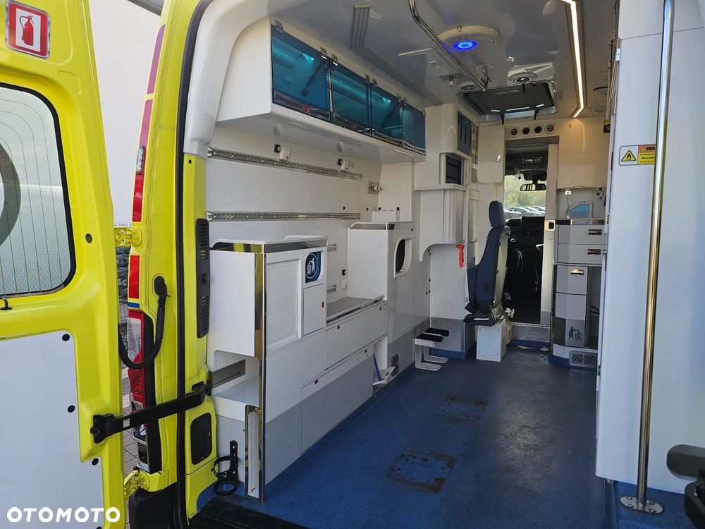 Renault MASTER Karetka Ambulans - 10