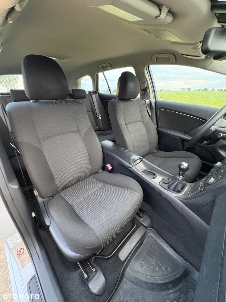 Toyota Avensis - 21