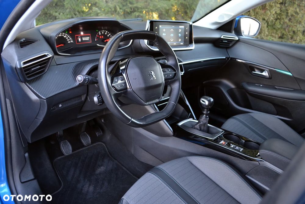 Peugeot 208 - 19