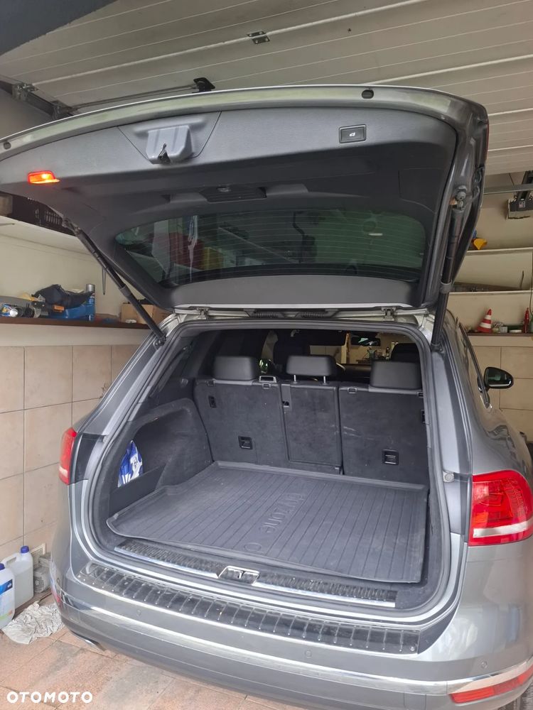 Volkswagen Touareg 3.0 V6 TDI SCR Blue Motion DPF Automatik Exclusive - 32