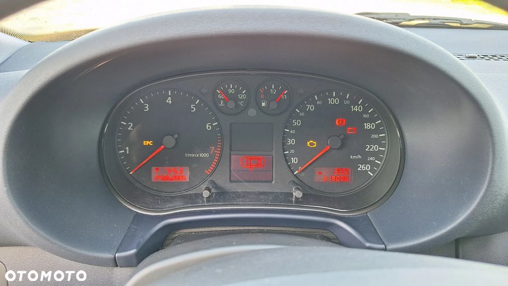 Audi A3 3-drzwiowe 1.6 Attraction - 16