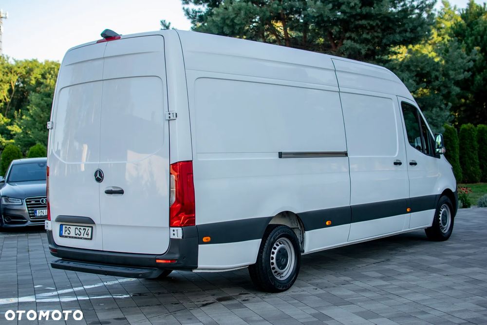 Mercedes-Benz Sprinter 319 - 13