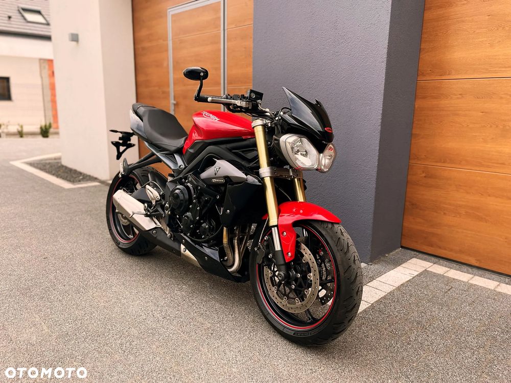 Triumph Street Triple - 1