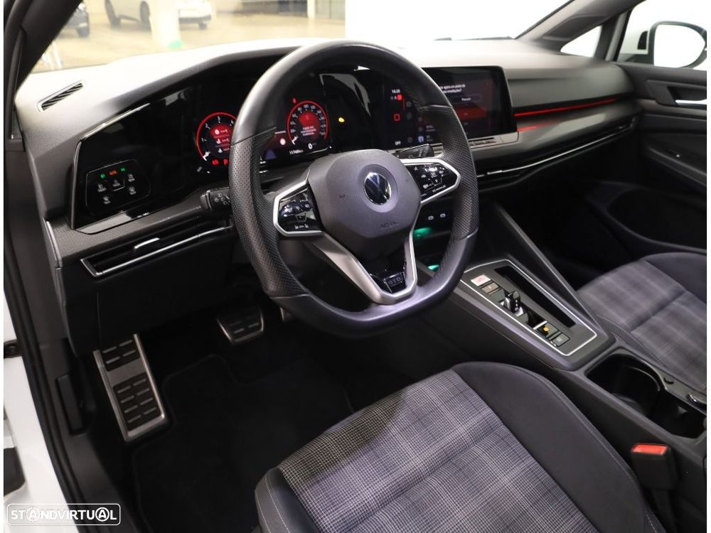 VW Golf 2.0 TDI GTD DSG - 25