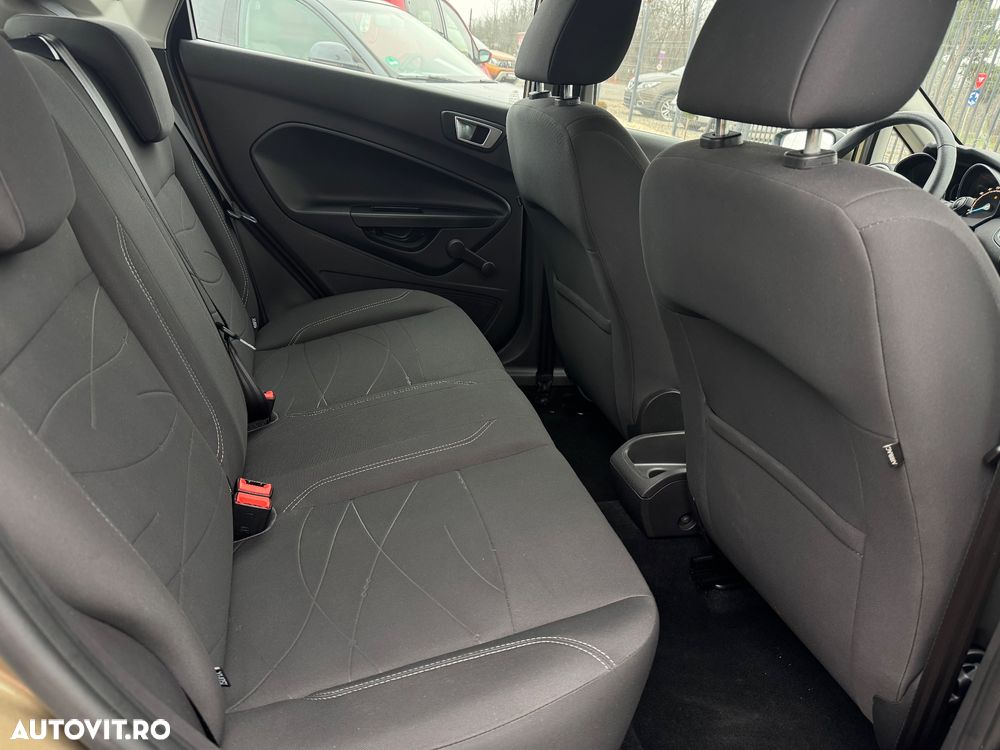 Ford Fiesta - 12