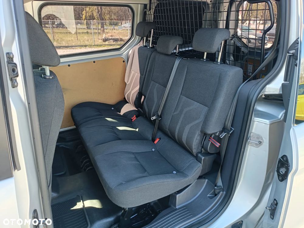 Ford Transit Connect - 22
