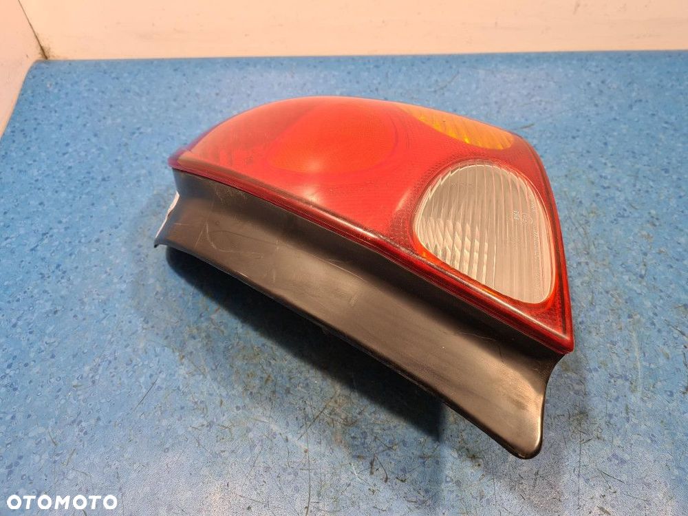 TOYOTA COROLLA E11 HB LAMPA TYŁ PRAWA ZEWNĘTRZNA - 3