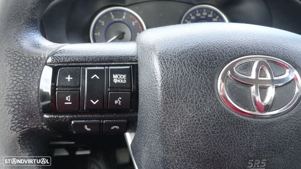 Toyota Hilux 2.4 D-4D 4WD CD CM - 12