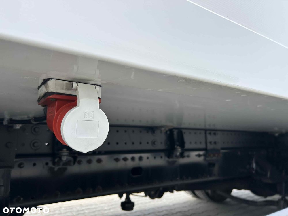 ZABUDOWA KONTENER CHŁODNIA DŁUGOŚĆ 5.70 THERMO KING V 800 MAX - 8