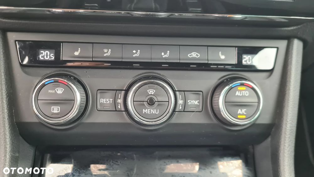 Skoda Superb 2.0 TDI Sportline DSG - 29