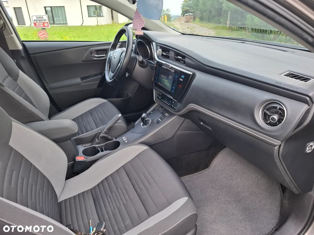 Toyota Auris - 16