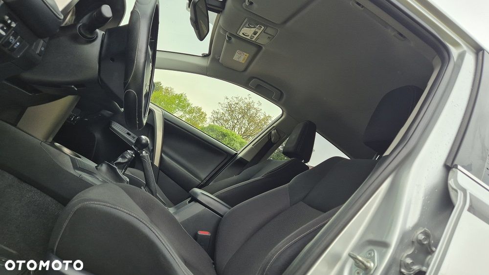 Toyota RAV4 2.0 D-4D Premium - 12