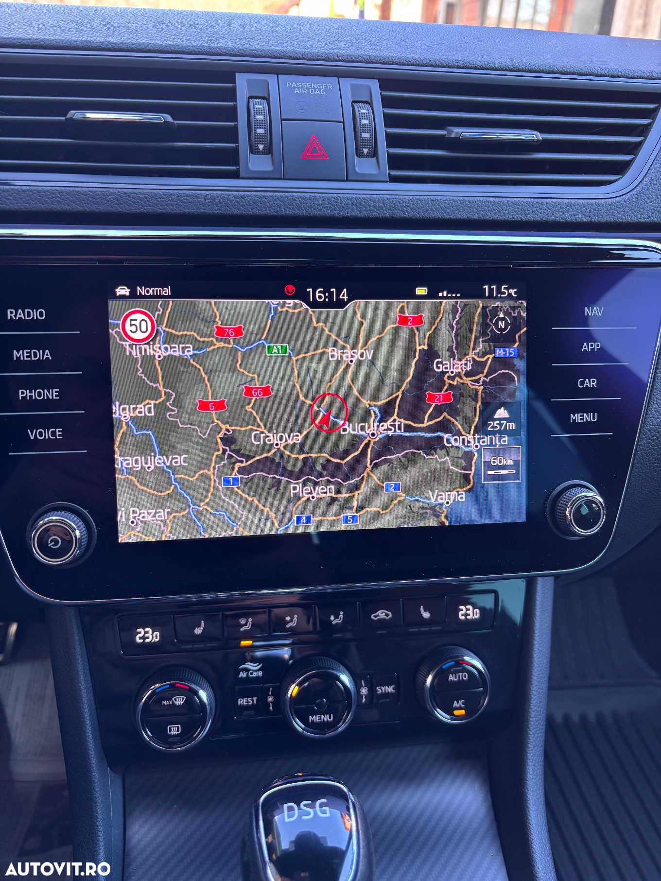 Skoda Superb 2.0 TDI DSG Sportline - 28