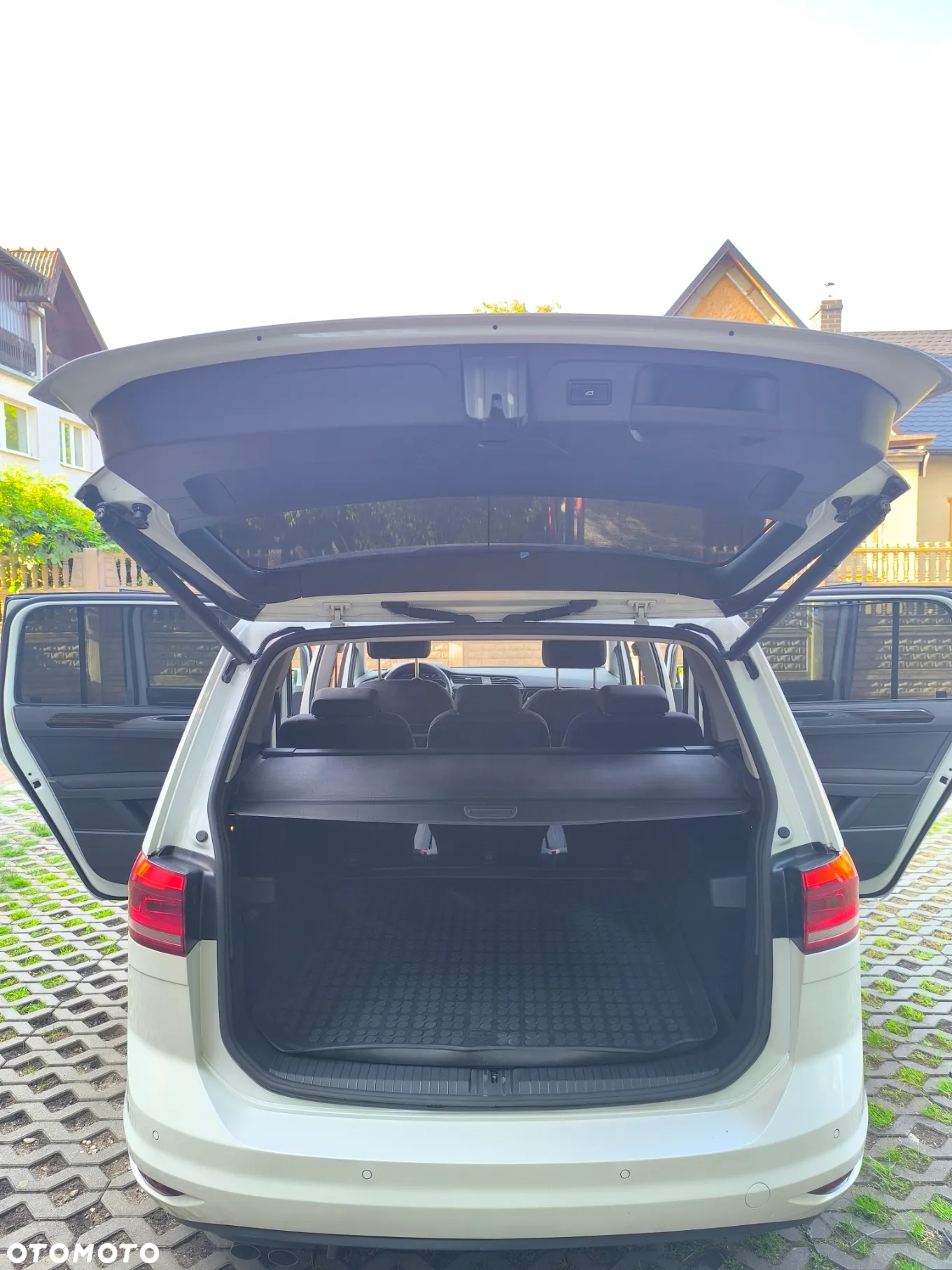 Volkswagen Touran - 8