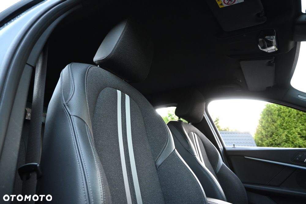 BMW Seria 1 118d Business Edition sport - 32